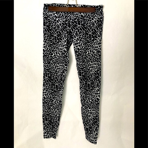 LEGGINGS. - Picture 1 of 6